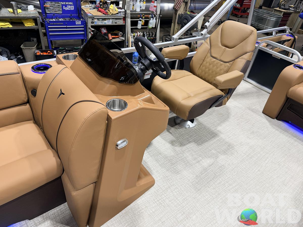 2026 Tahoe Sport 2385 VRB Swingback Tritoon $47995