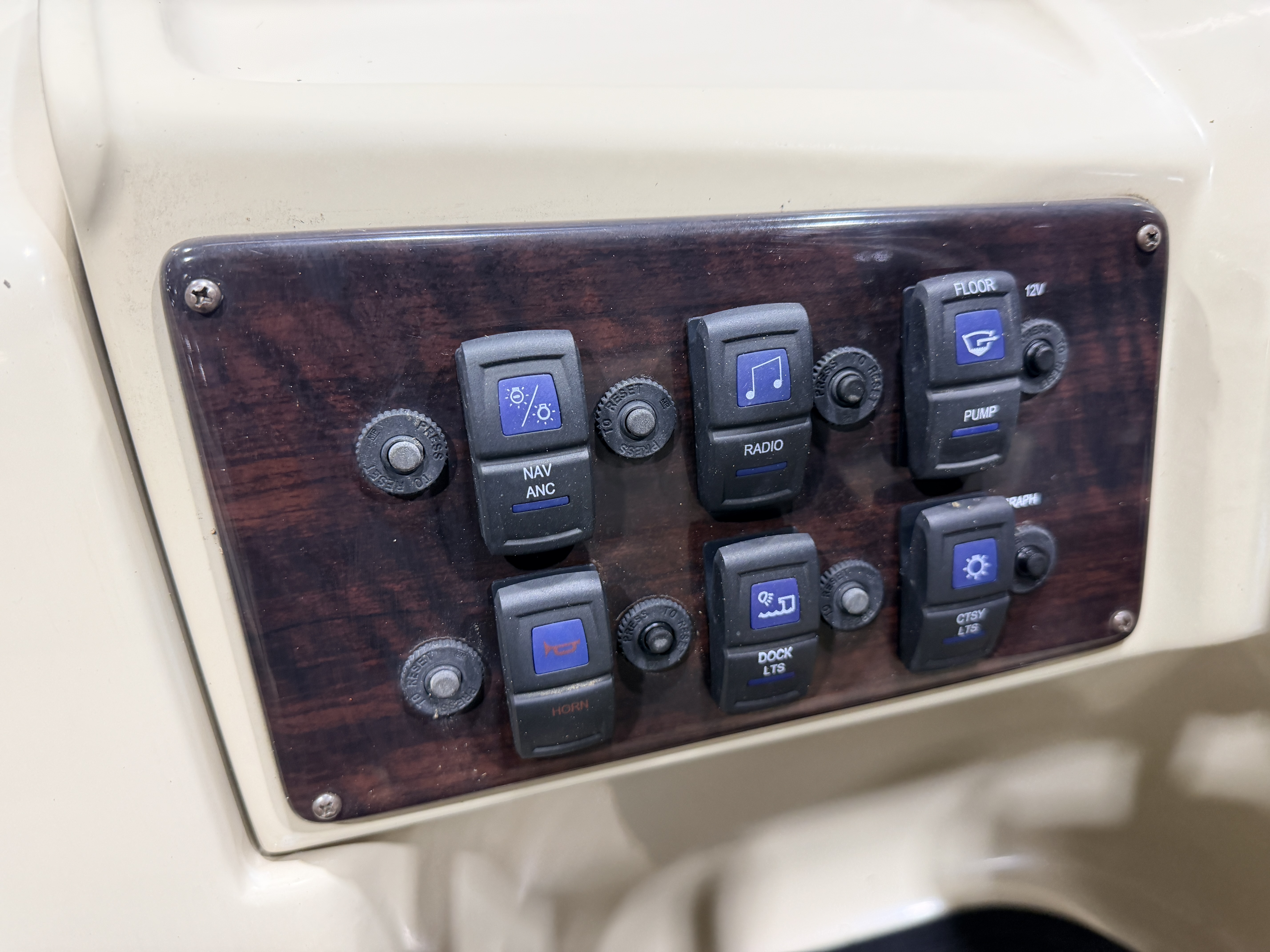 Used 2019 Sylvan Mirage 820 Cruise & 50HP Yamaha 4Stroke
