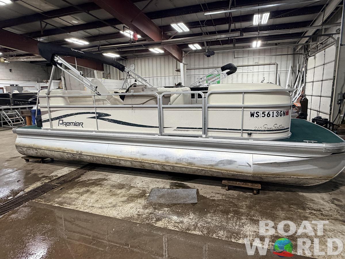 Used 2004 Premier 210 SunSation & 60HP Yamaha 4Stroke - $12,995