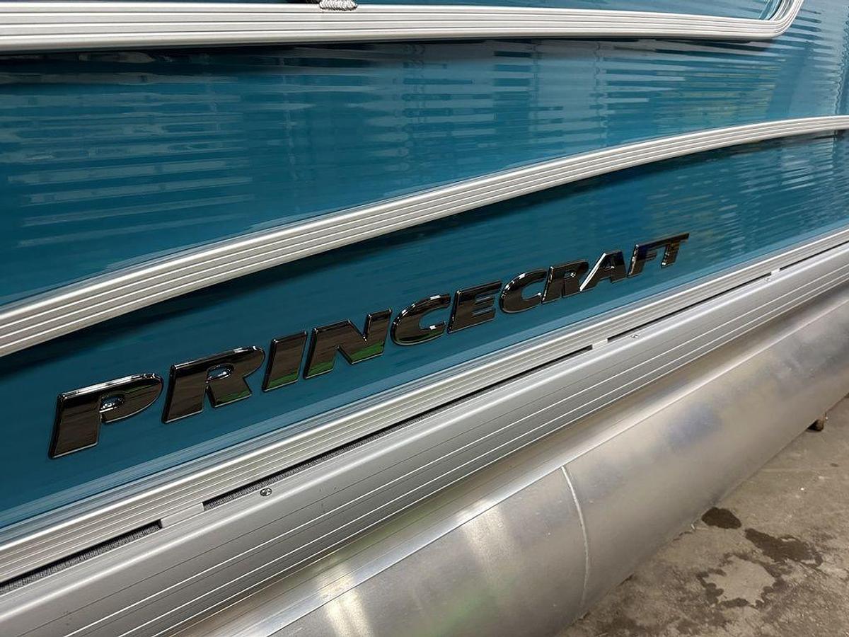 2025 Princecraft Vectra 23 RL Swingback Lounge Pontoon & Mercury 4-Stroke EFI