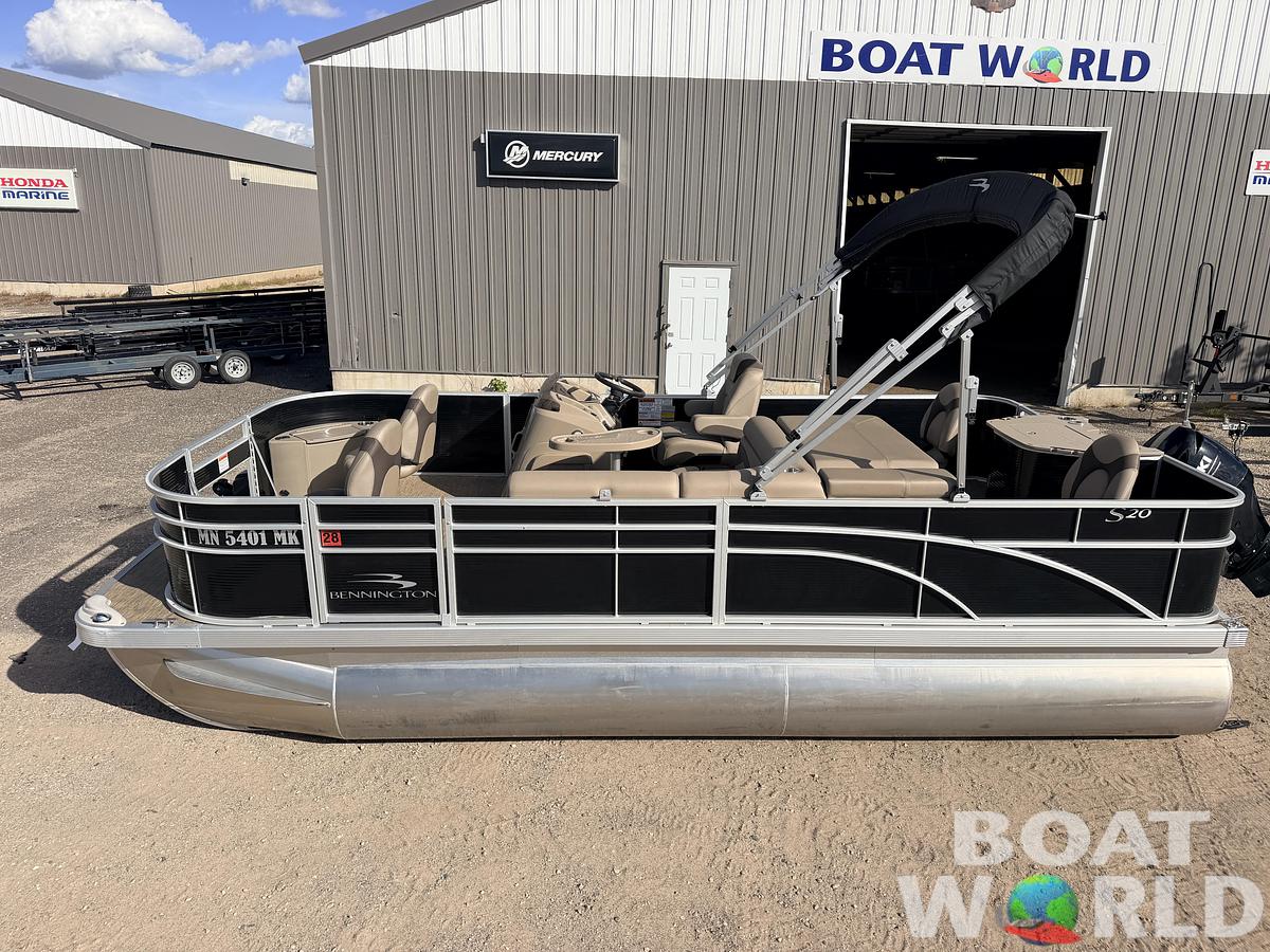 Used 2023 Bennington S20 F & 70HP Suzuki 4Stroke -$27,995