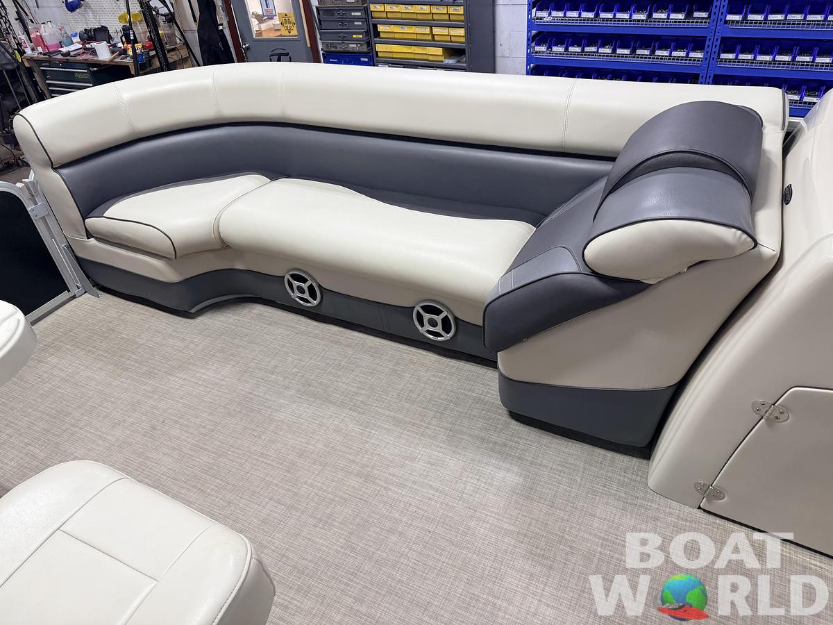 Used 2018 Premier 220 SunSpree