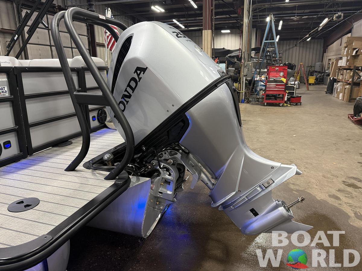 Used 2026 Bentley Pontoons Legacy 223 DL Quad Lounge Tritoon & 250HP