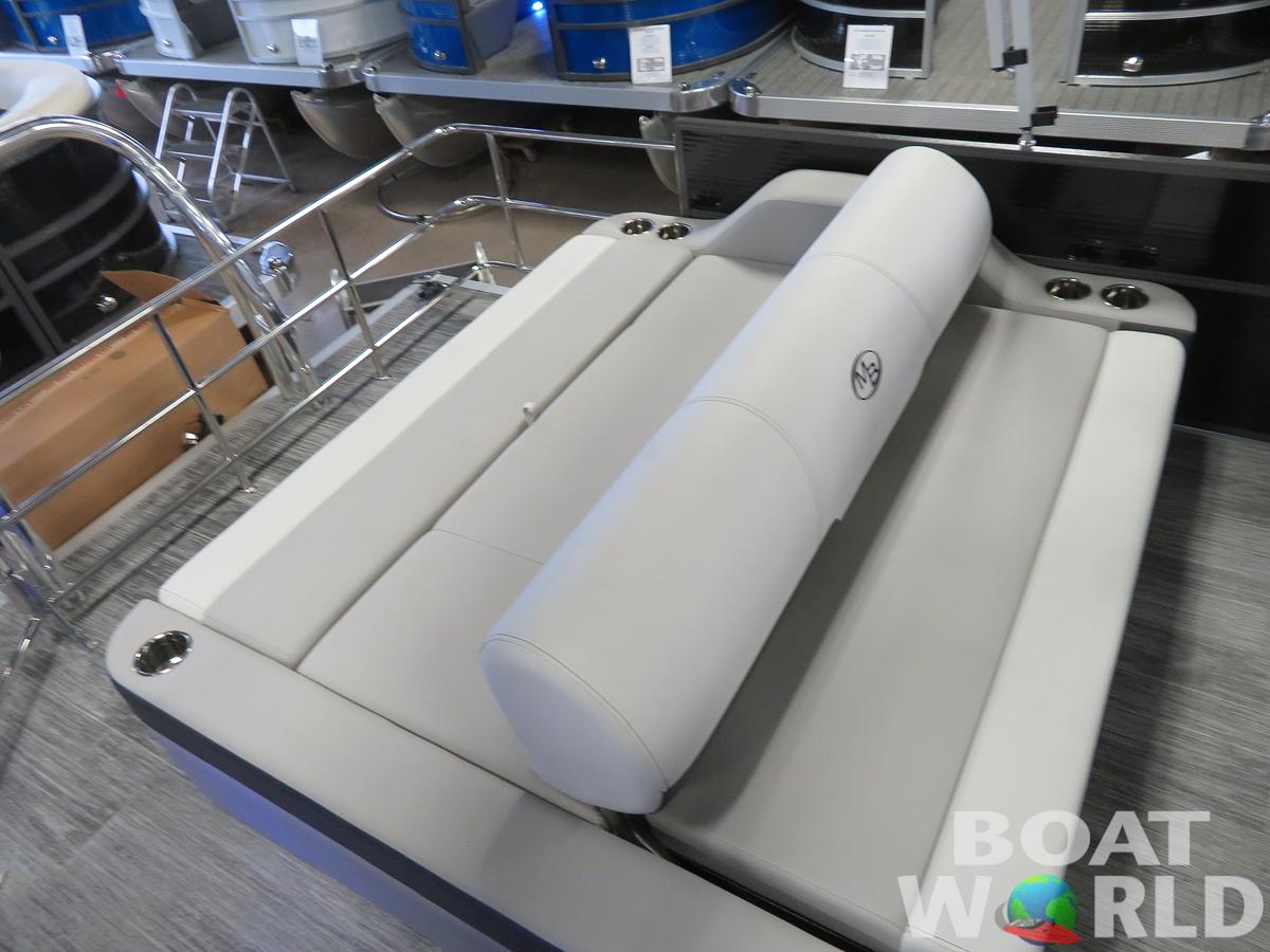 2024 Montego Bay 8524 Swingback Deluxe Pontoon & Honda 4-Stroke EFI