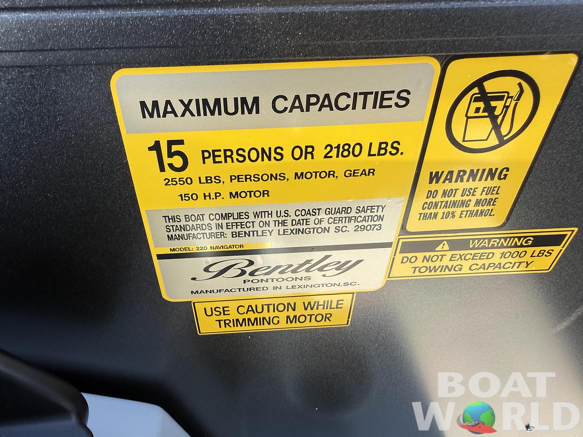 2026 Bentley Pontoons Legacy 220 Navigator Quad Lounge 