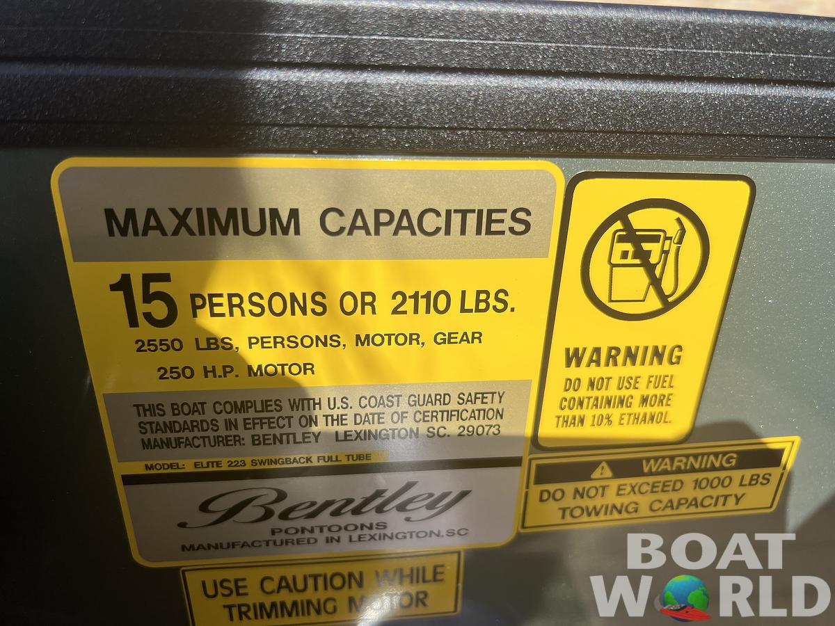 2026 Bentley Pontoons Elite 223 Swingback Tritoon