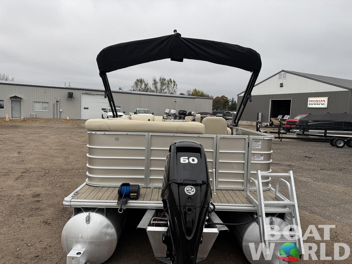 Used 2018 Sylvan Mirage 820 Cruise