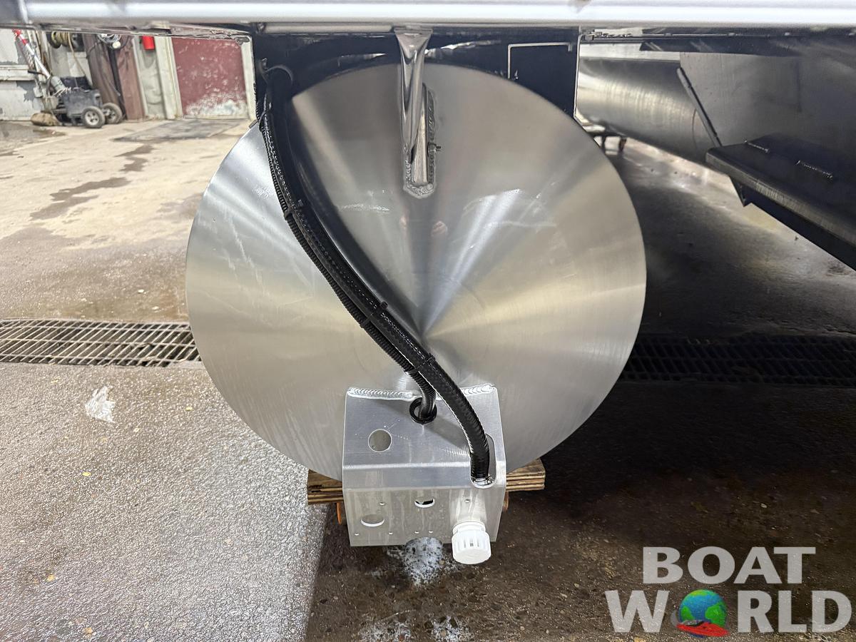 2026 Tahoe Sport Rear Fish 2180 & 4-Stroke $31995