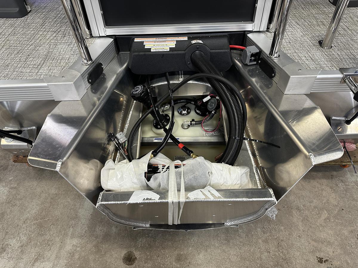 2025 Tahoe Pontoons GEOfish CRF 2585 Tritoon & 225HP Outboard