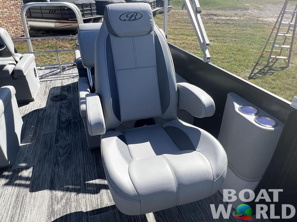 2026 Bentley Pontoons Legacy 220 QSB Swingback