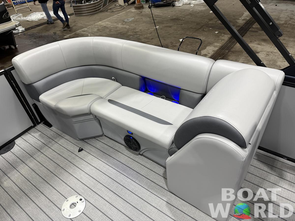 Used 2026 Bentley Pontoons Legacy 223 DL Quad Lounge Tritoon & 250HP