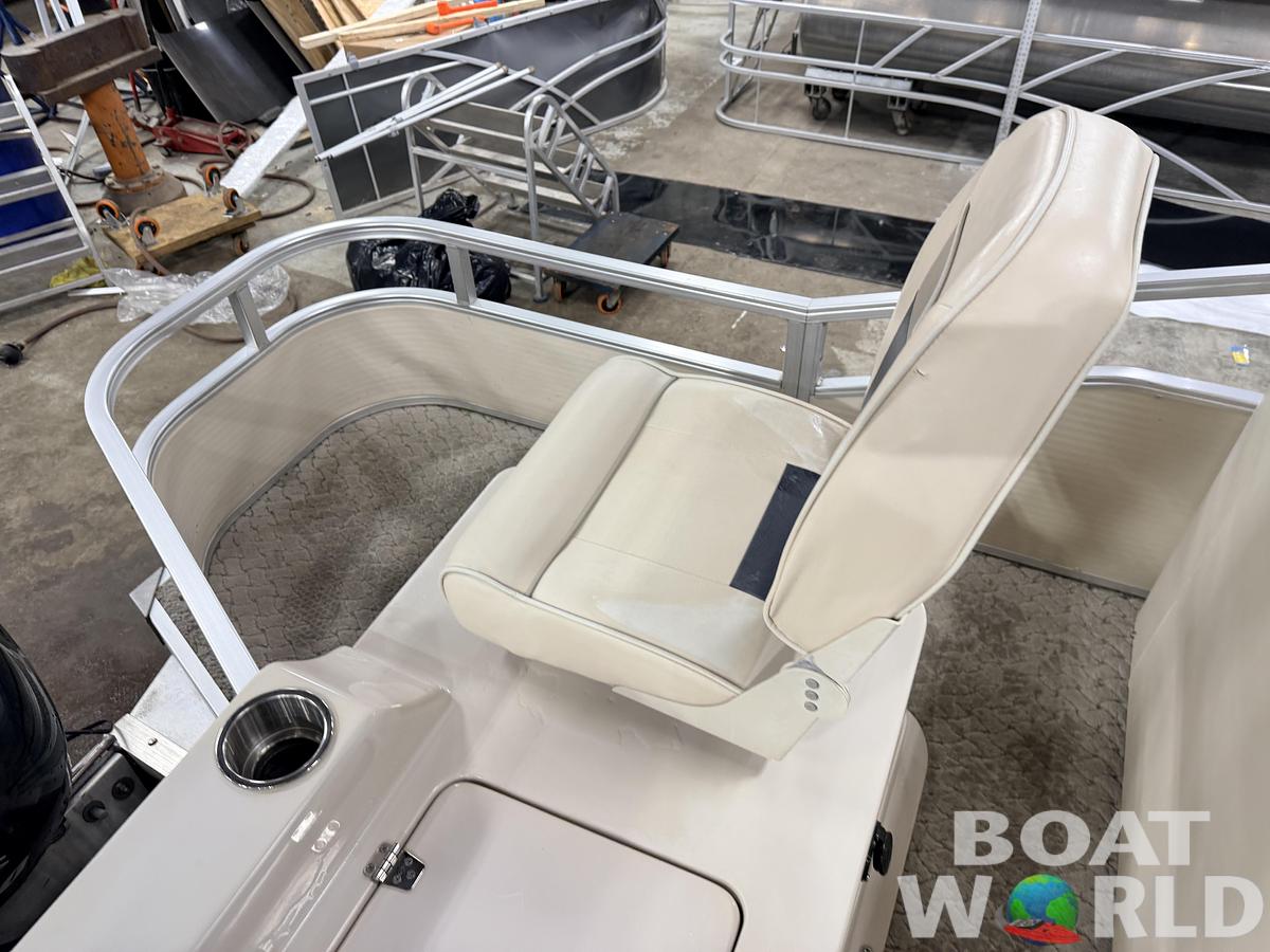 Used 2009 Weeres Fisherman 200 DLX & 80HP Suzuki 4Stroke $13,995