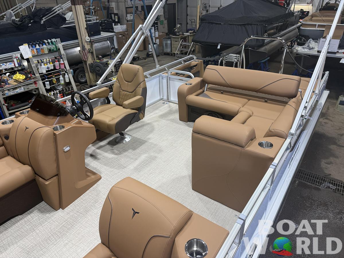 2026 Tahoe Sport VRB 2385 Swingback & 4-Stroke $34995