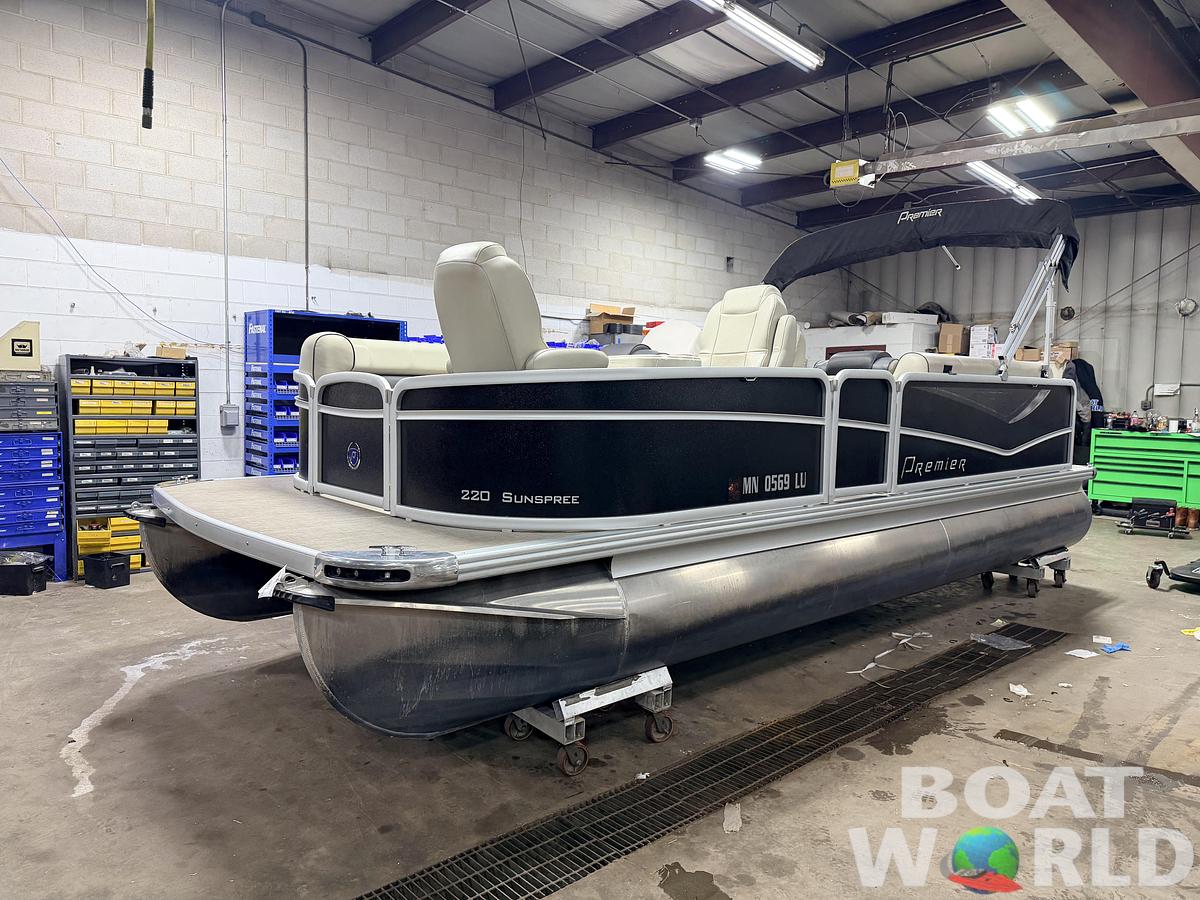 Used 2018 Premier 220 SunSpree