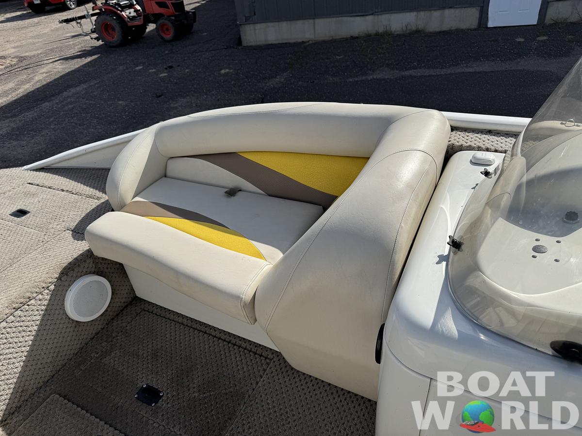 Used 2007 Lowe Suncruiser Tahiti 224 Deck Boat