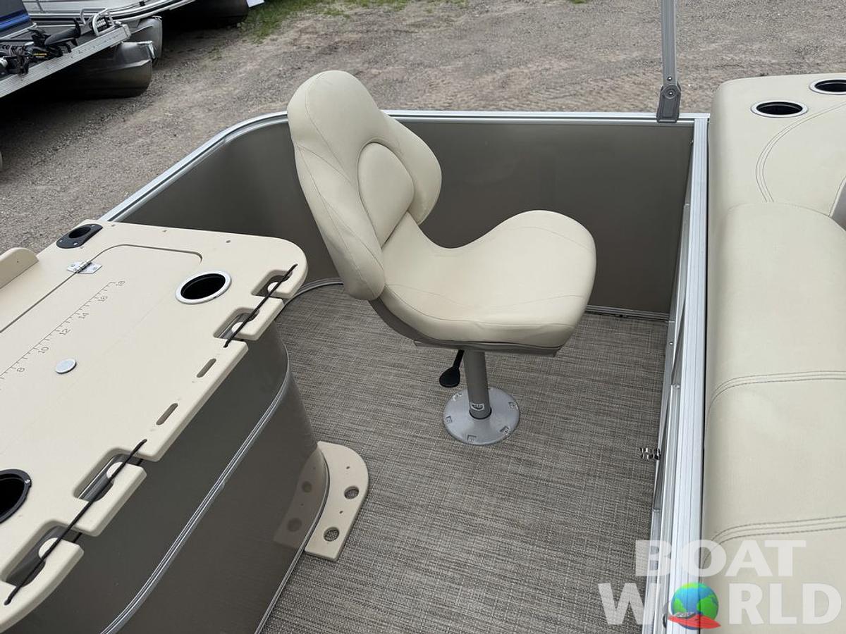 Used 2017 Sylvan 820 Cruise-n-Fish Pontoon