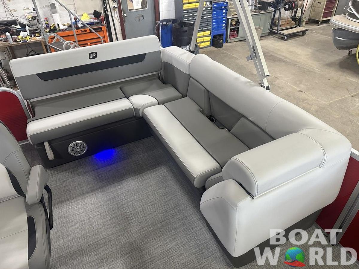 2025 Princecraft Vectra 21 RL Swingback Lounge Pontoon & Mercury 4-Stroke EFI