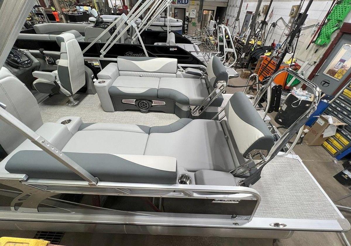2025 Tahoe Pontoons LTZ 2385 Quad Lounge Shift SS & Honda 4-Stroke EFI