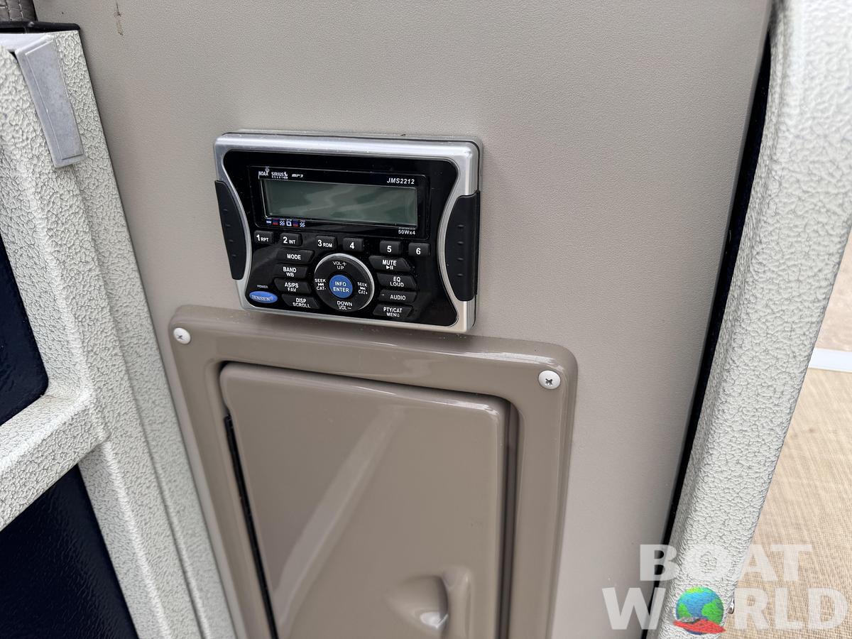 Used 2013 Premier 250 Intrigue Pontoon with 140HP Suzuki Fourstroke EFI