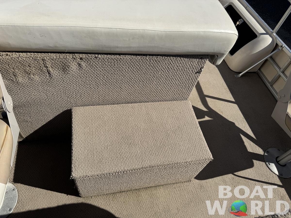 Used 2004 Sweetwater 2222 DF Pontoon