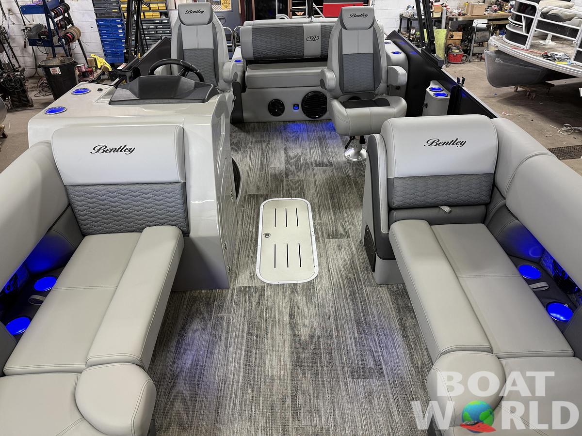 2026 Bentley Pontoons Elite 223 Swingback Tritoon