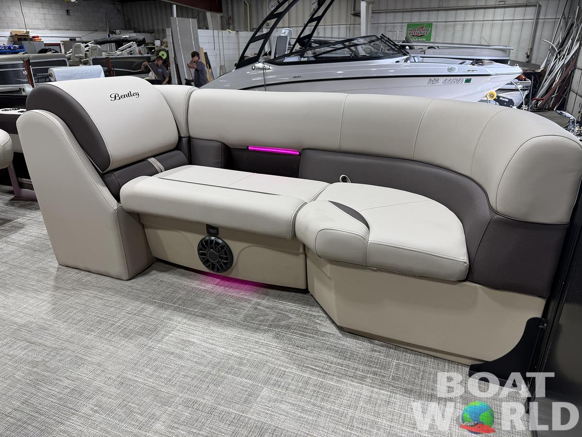 2027 Bentley Legacy 220 QSB Swingback $45995