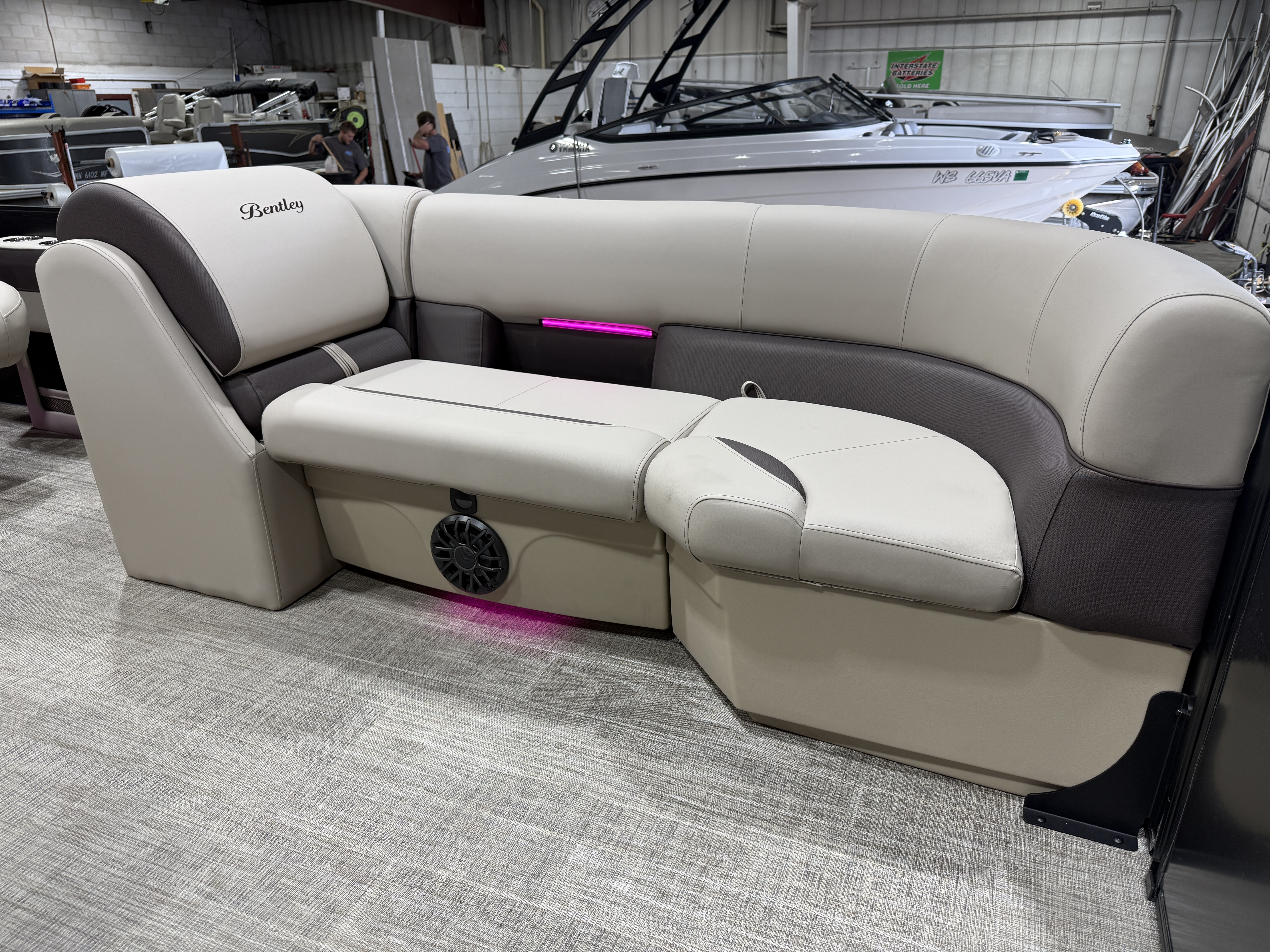 2027 Bentley Legacy 220 QSB Swingback $45995