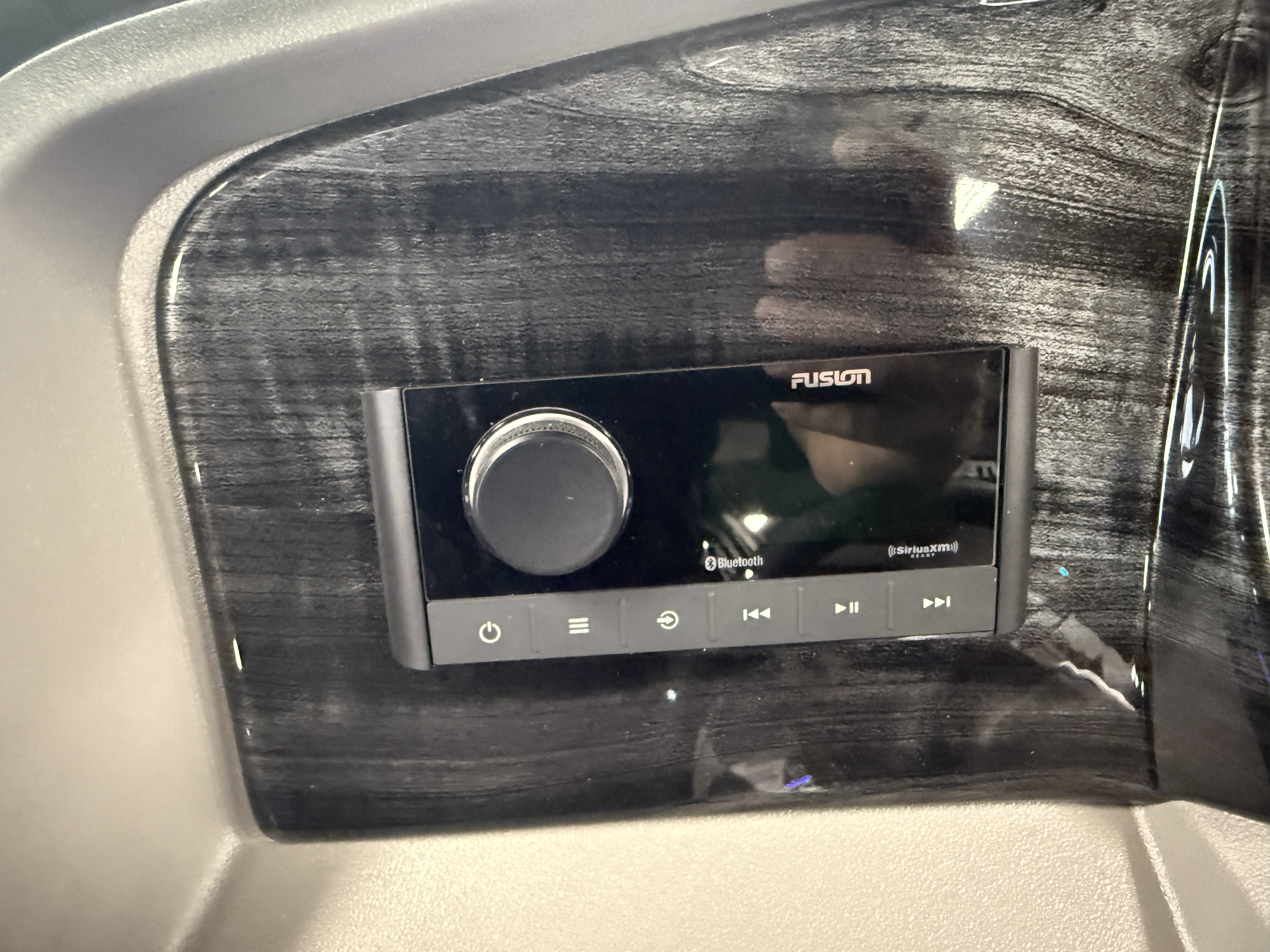2027 Tahoe LTZ 300HP QLS 2385 Tritoon $71,995