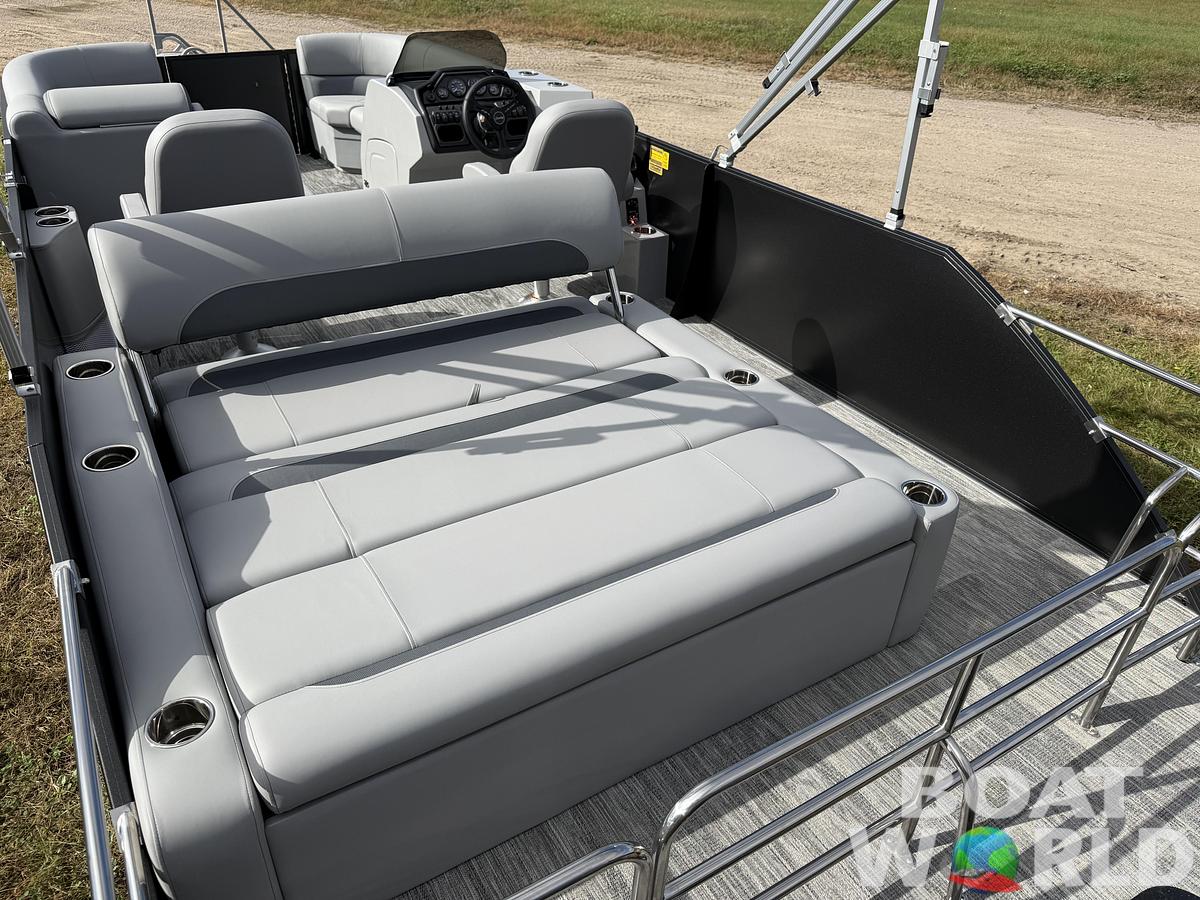 2026 Bentley Pontoons Legacy 220 Swingback 