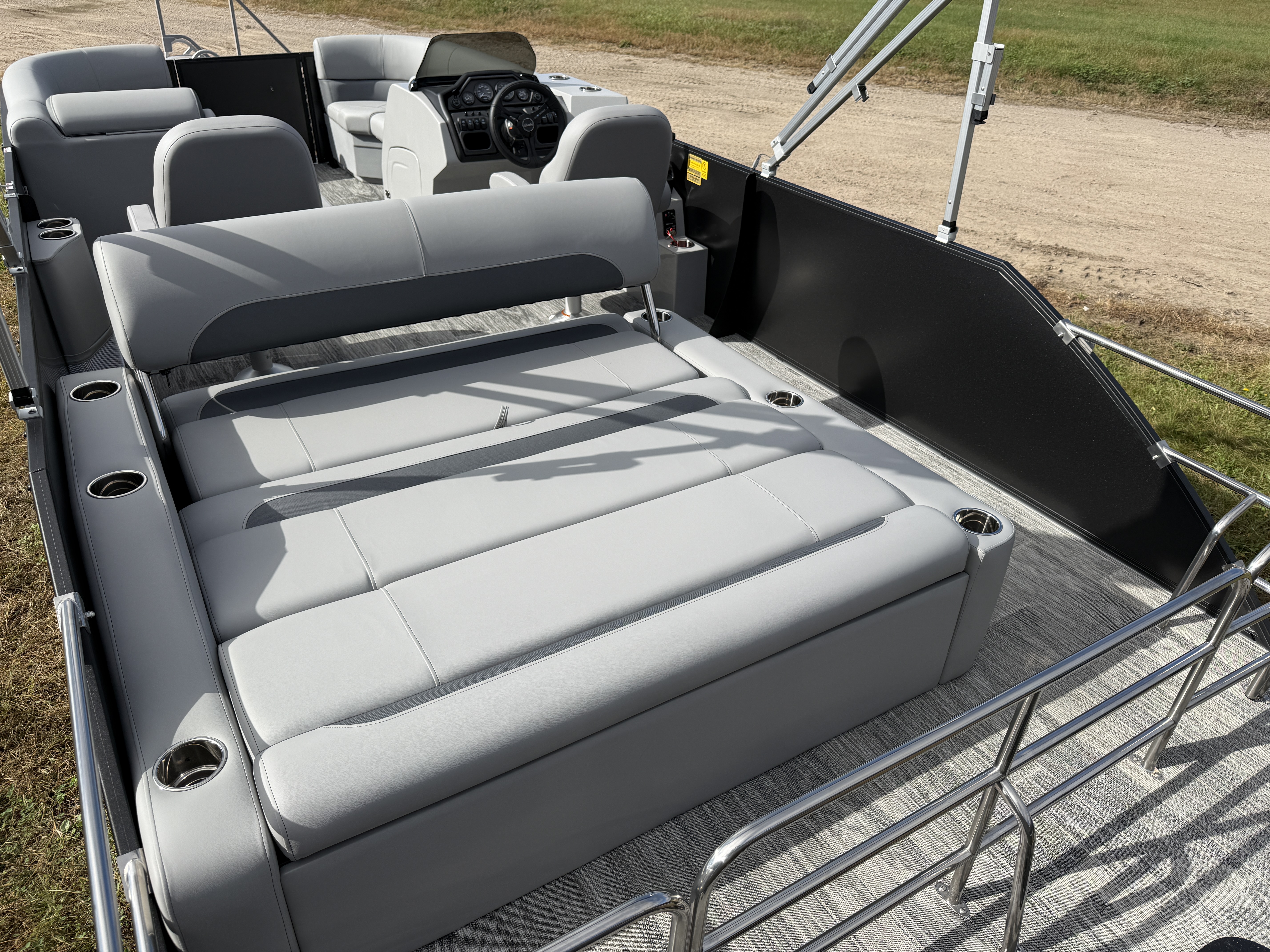 2026 Bentley Pontoons Legacy 220 Swingback 