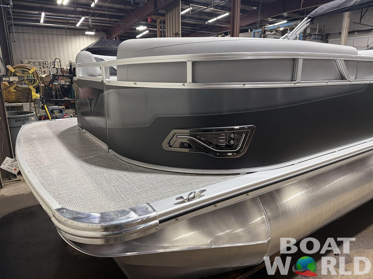 2026 Tahoe Sport VRB 2385 Swingback & 4-Stroke $34995