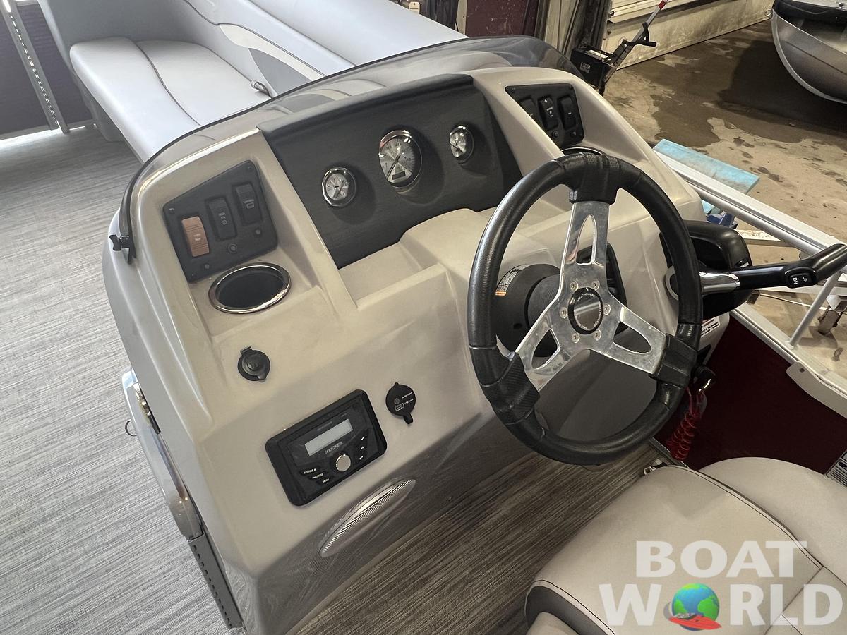 Used 2020 Bennington 20 SLV & 50HP Yamaha 4Stroke -$27,995