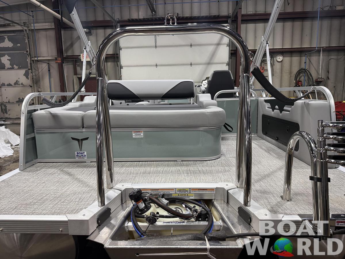 2026 Tahoe Sport VRB 2385 Swingback & 4-Stroke $34995