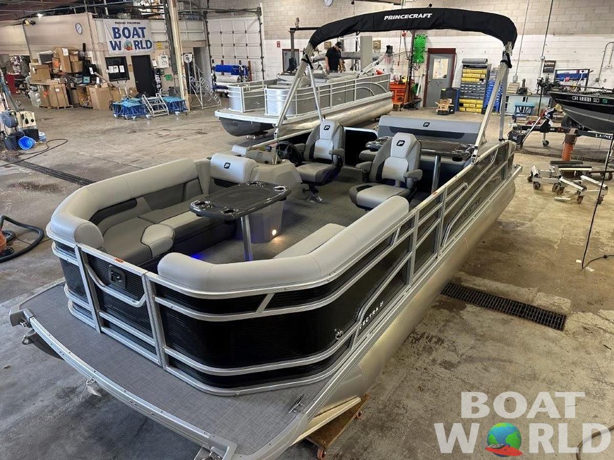 2025 Princecraft Vectra 21 RL SS Swingback Pontoon & Mercury 4-Stroke EFI
