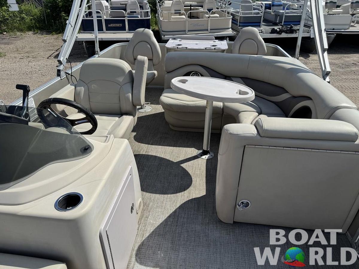 Used 2016 Sylvan 820 4-PT Pontoon