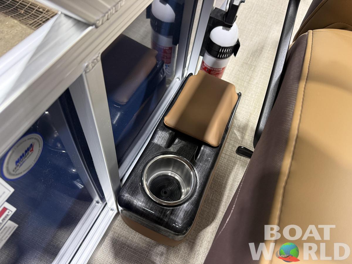 2026 Tahoe Sport 2385 Rear Fish Tritoon $46995