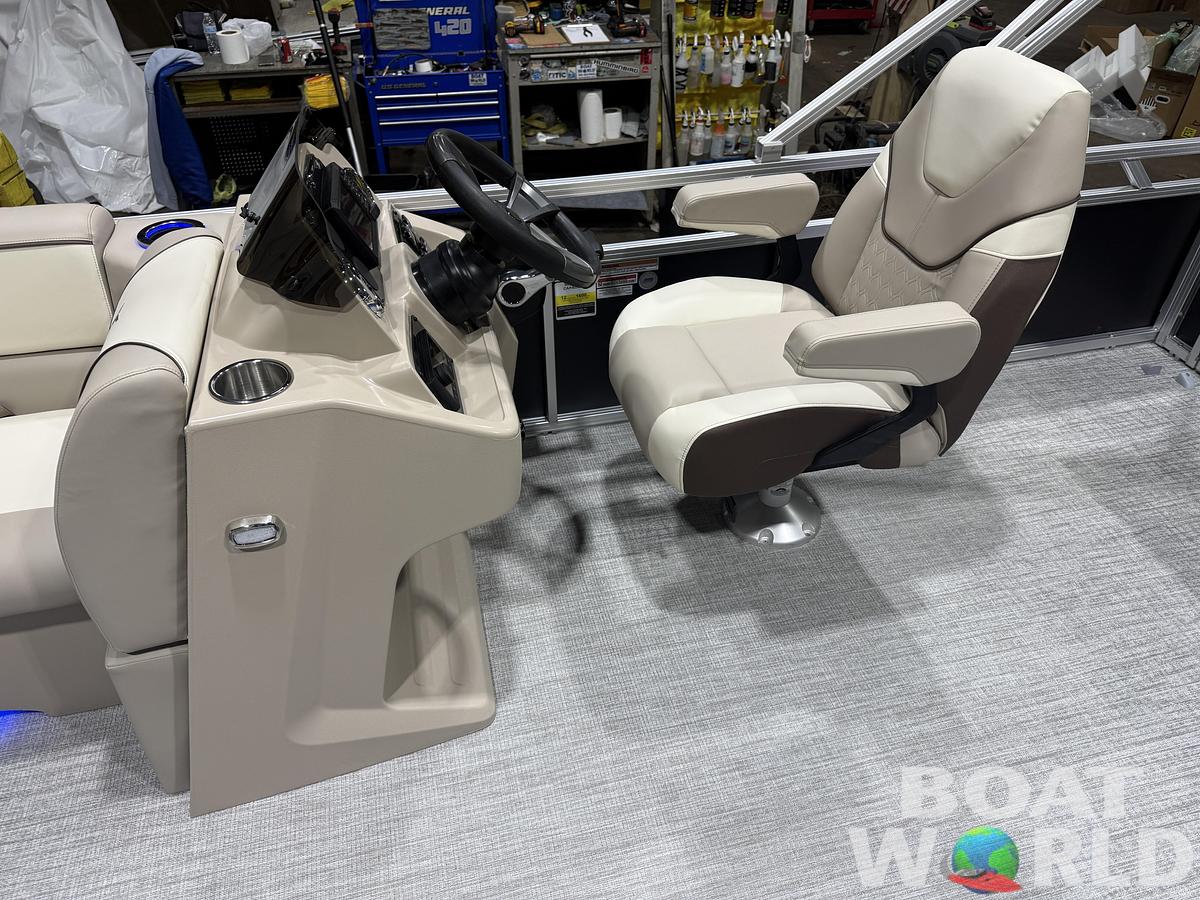 2026 Tahoe Pontoons Sport 2385 Swingback (VRB) Tritoon