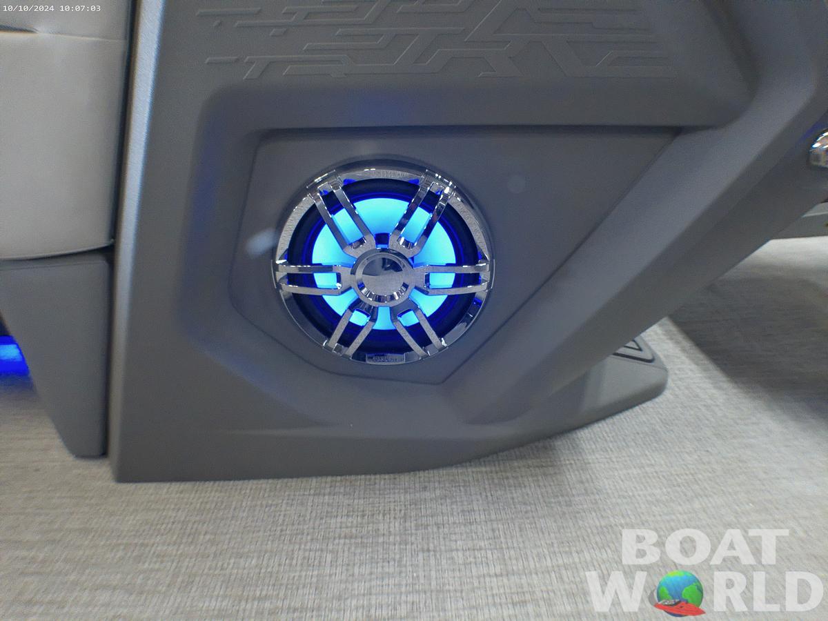 2025 Tahoe Pontoons Cascade 2385 Swingback (VRL) Tritoon & Honda 4-Stroke EFI