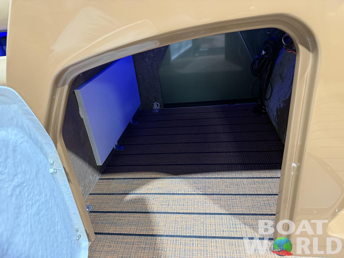 2026 Bentley Legacy 223 Navigator DL Quad Lounge Tritoon $51995