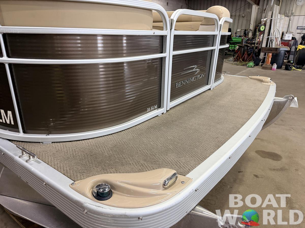 Used 2016 Bennington 20 SLM & 50HP Yamaha 4Stroke -$19,995