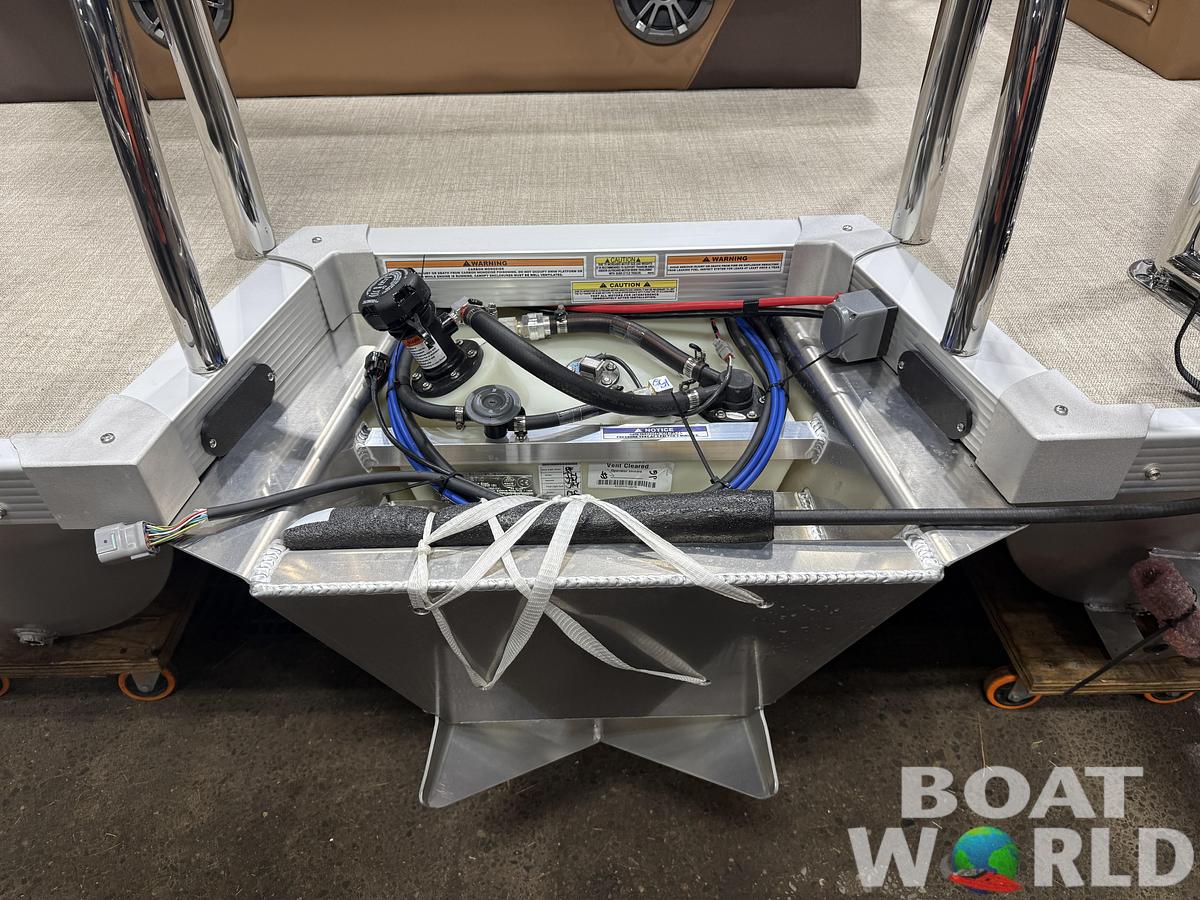 2026 Tahoe Pontoons LTZ 1985 Cruise Rear Bench (CRB) 