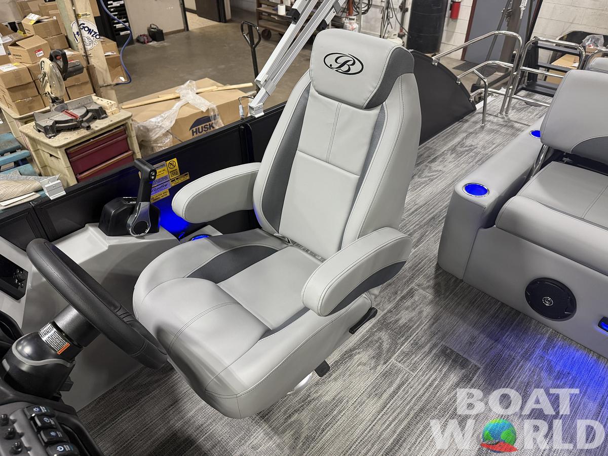 2026 Bentley Pontoons Legacy 220 Swingback & 4-Stroke EFI