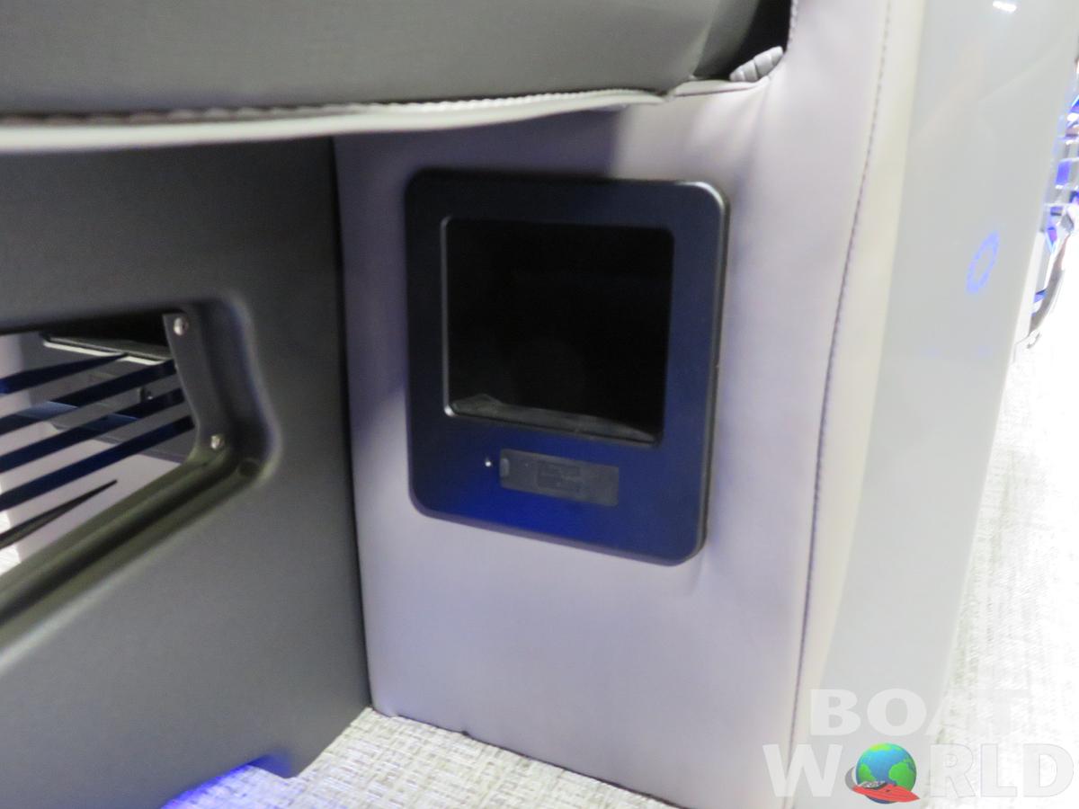 2024 Tahoe Pontoons Cascade 2385 VRL Swingback & Honda 140HP 4-Stroke EFI