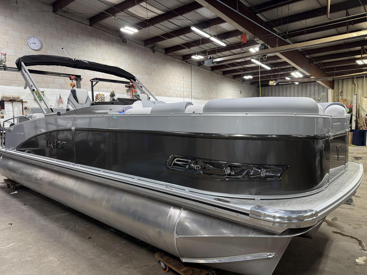 2025 Tahoe Pontoons Cascade 2385 Quad Lounge Shift SS Tritoon & Honda 225HP Outboard