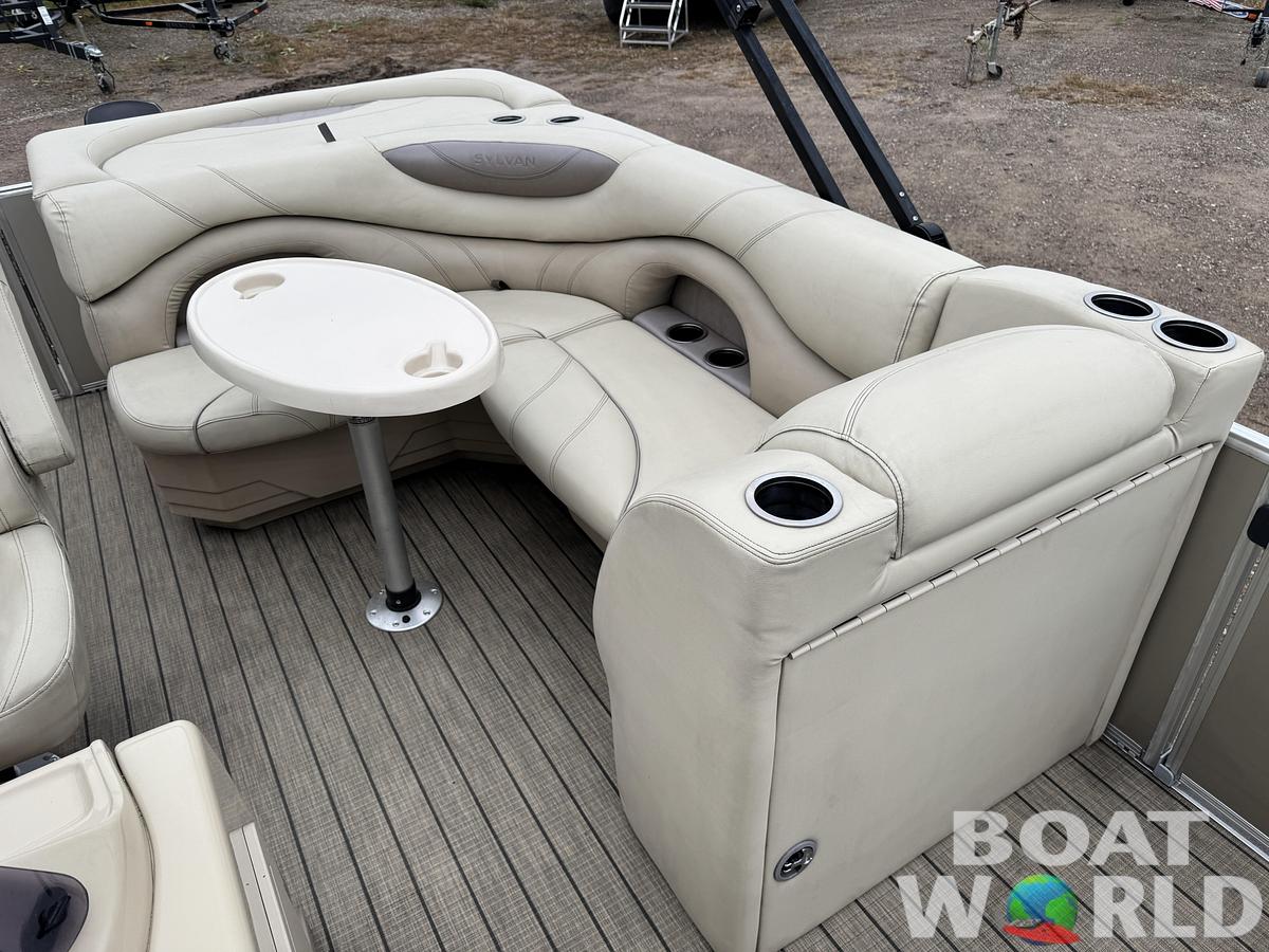 Used 2018 Sylvan Mirage 820 Cruise