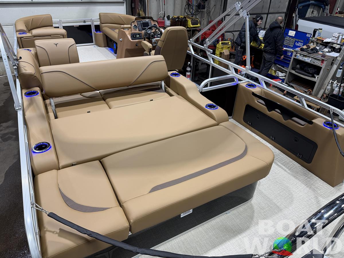 2026 Tahoe Pontoons Sport 2385 Swingback (VRB) Tritoon