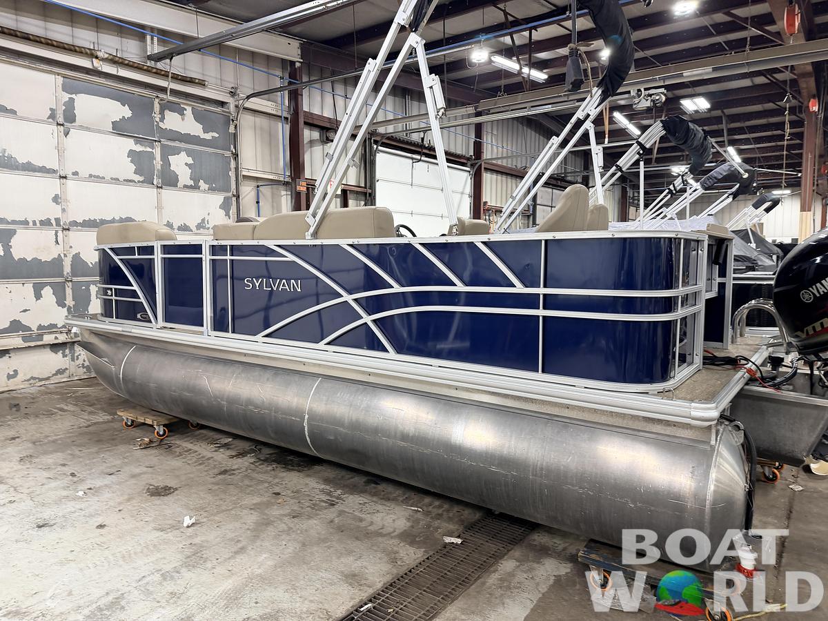 Used 2022 Sylvan  Mirage 820 Fish & Cruise