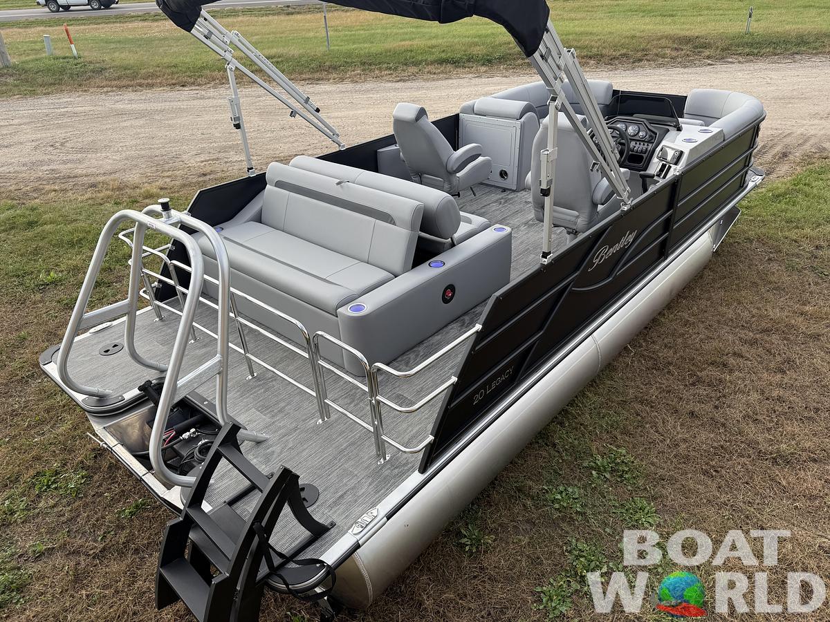 2026 Bentley Pontoons Legacy 200 Swingback Pontoon