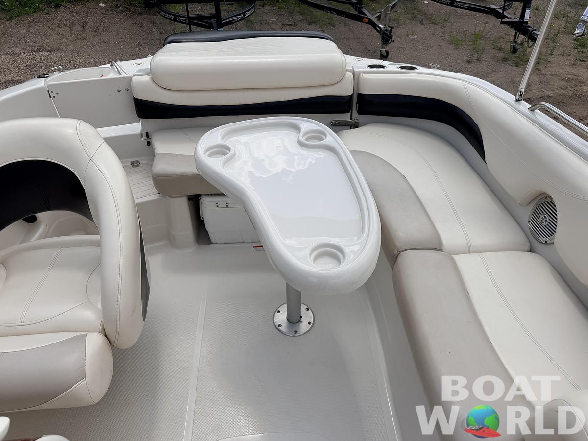 Used 2011 Tahoe 215 Xi Deck Boat & 220HP Mercruiser V8 -$17,995