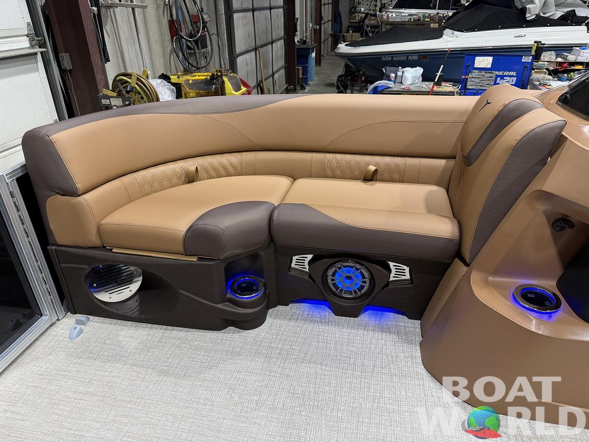 2026 Tahoe Pontoons LTZ 2385 Swingback (VRL) Tritoon